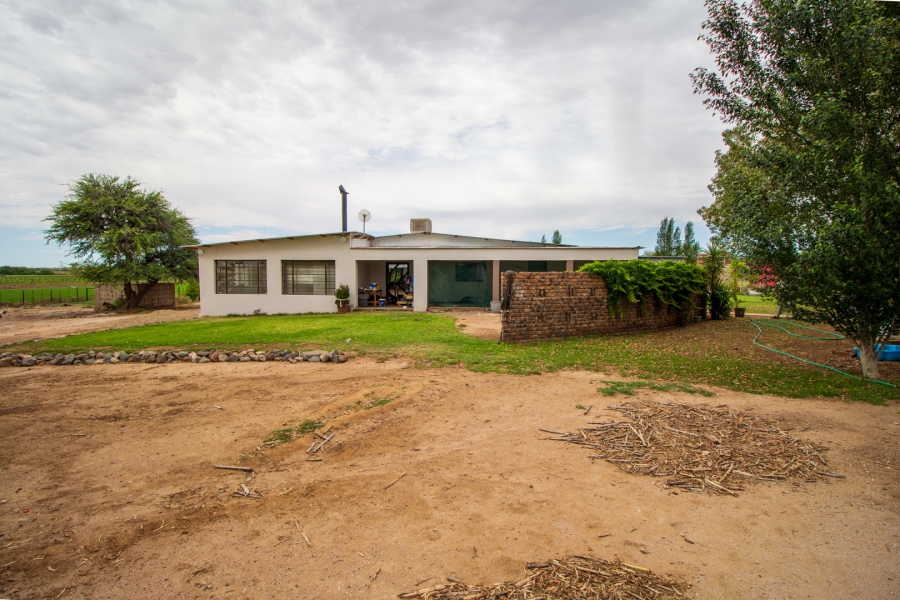 5 Bedroom Property for Sale in Louisvale Northern Cape